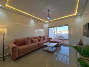Superbe appartement avec une vue panoramique sur piscine